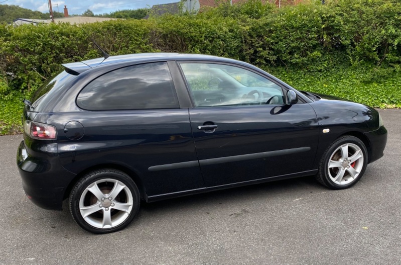 SEAT IBIZA